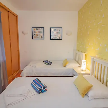 Corbo Apartment *